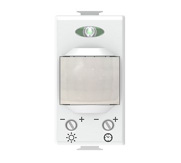 Interruttore automatico ad infrarosso passivo